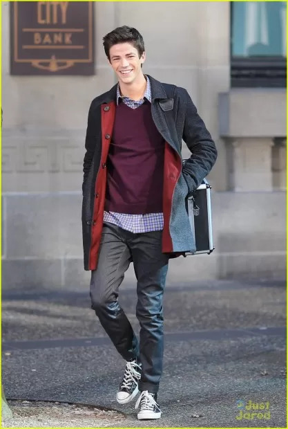 Grant Gustin Films 'The Flash' In Vancouver